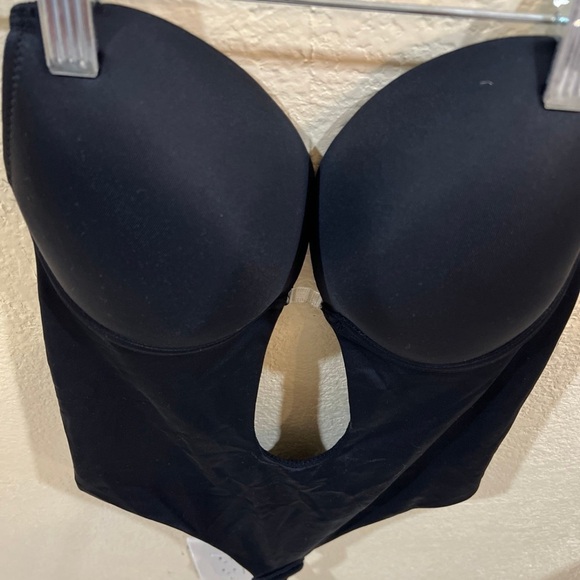 Plunge bodyshaper bra with detachable straps NWOT. - Picture 2 of 6